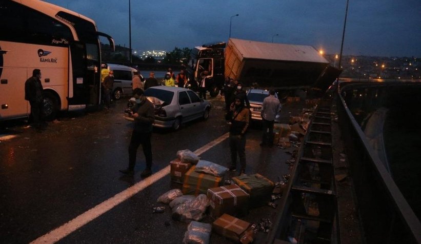 TEM’de makaslayan tır felaketİ 30 araç birbirine girdi