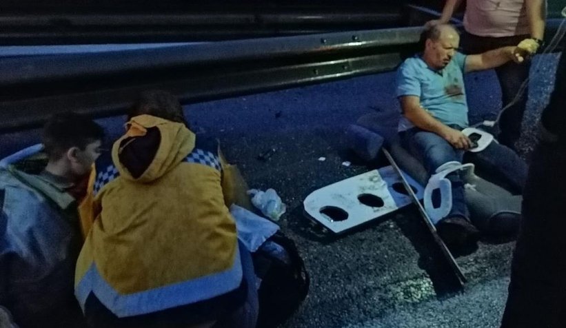 TEM’de makaslayan tır felaketİ 30 araç birbirine girdi