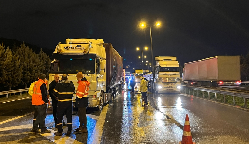 temde-tir-dorsesinde-patlama-1-itfaiye-eri-yaralandiejjjsffrqi