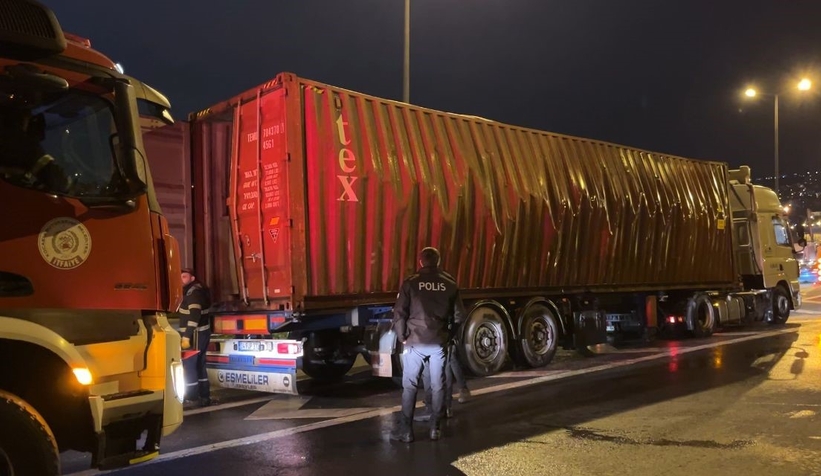 temde-tir-dorsesinde-patlama-1-itfaiye-eri-yaralandiejjjsffrqi
