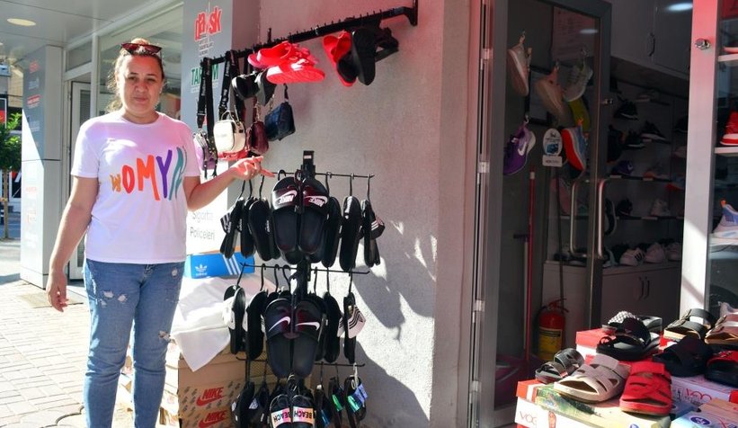 Terlik hırsızı kameraya yakalandı