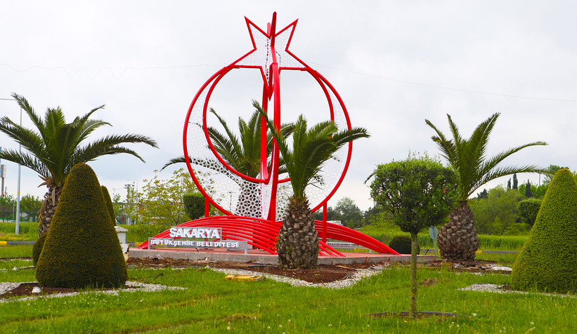 Terminali Kavşağı Ay Yıldız'la süslendi