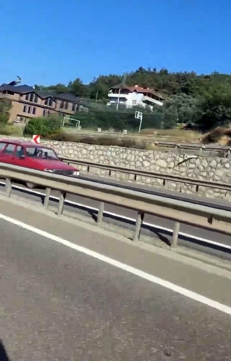 Ters yönde tam gaz böyle gitti, kaza yaptı