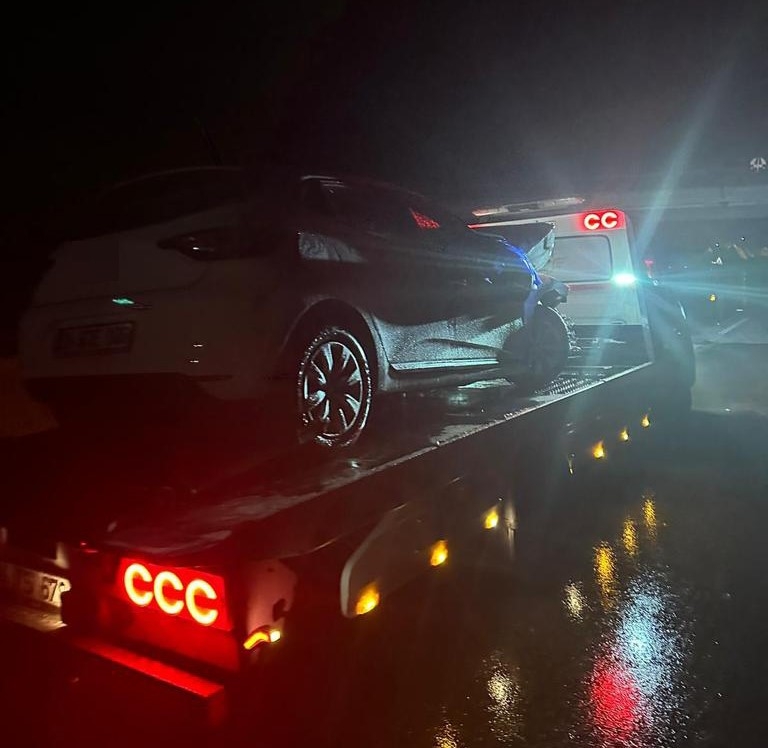 Ters yöne giren otomobili tır biçti: 1 ölü, 3 yaralı