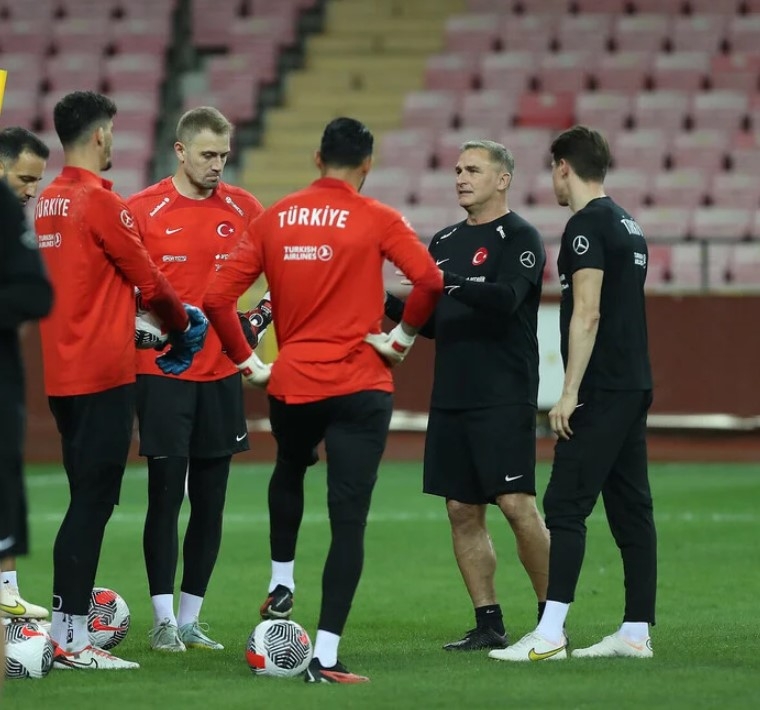 tff-baskani-mehmet-buyukeksi-den-stefan-kuntz-a-sert-elestiri-kendi-bacagina-siktibzvldvr6vt
