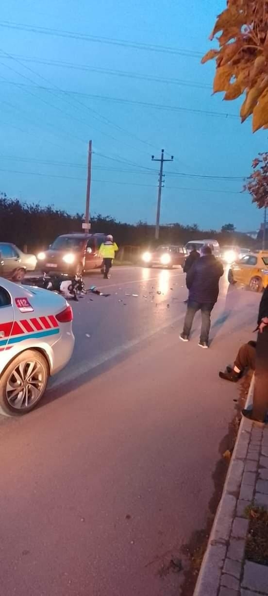 ticari-taksi-ile-carpisan-motosikletli-yaralandiofpoavqrrw