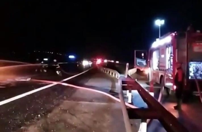 Tır alev topuna döndü