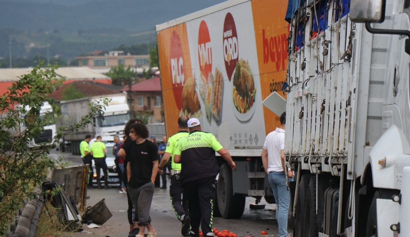 tir-icerisinde-sikisan-anne-ile-cocugunu-itfaiye-kurtardimde2rw41sm