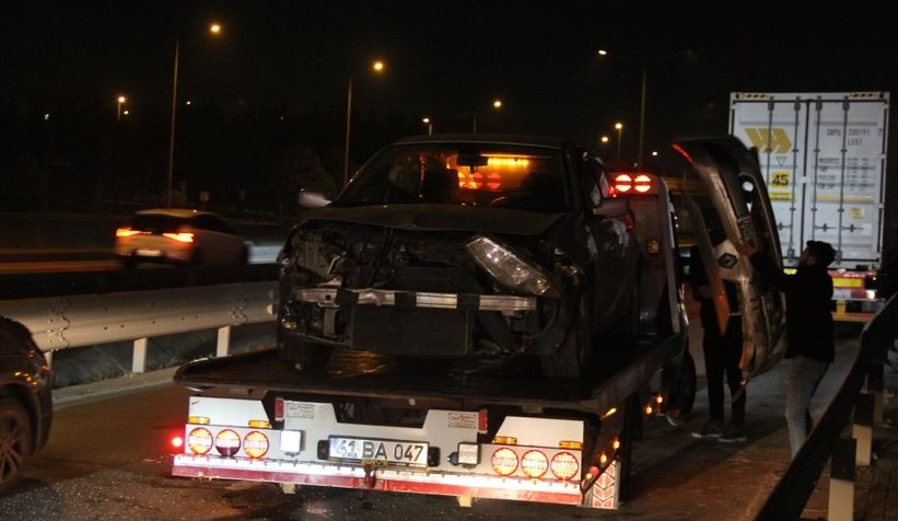 Tır ile otomobil çarpıştı, trafik felç oldu