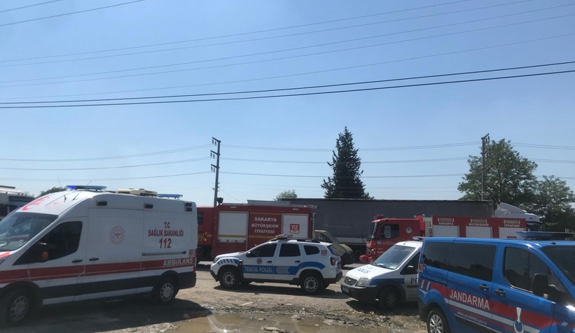 tir-trafik-isiklarinda-duran-araclara-carpti-5-yaralizwvywevmnu