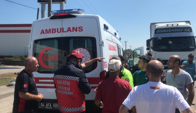 tir-trafik-isiklarinda-duran-araclara-carpti-5-yaralizwvywevmnu