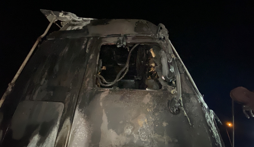 Tır yandı, trafik durdu