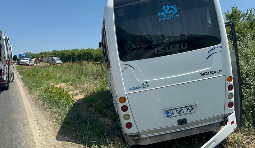 Tır yolcu midibüsüne çarptı 7 yaralı