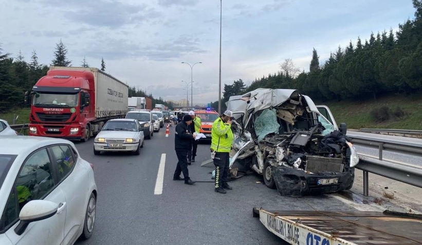 Tıra arkadan çarpan panelvanda can pazarı