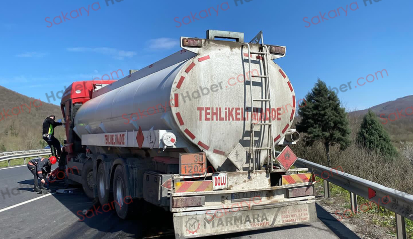 Tıra çarpan akaryakıt tankeri bu hale geldi