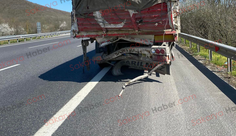 Tıra çarpan akaryakıt tankeri bu hale geldi