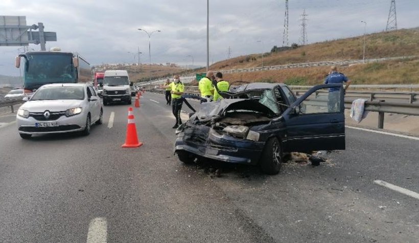Tıra çarpan otomobilde 1 kişi öldü, 4 kişi yaralandı