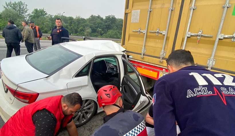 tira-ok-gibi-saplanan-otomobilden-yarali-kurtulduvw5gy0zlbd