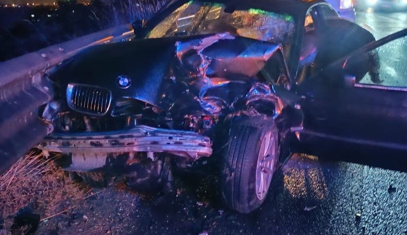 Tırdan kopan lastik, zincirleme kazaya neden oldu: 3 yaralı