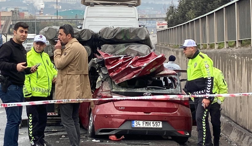 tirin-altina-giren-otomobil-yandi-surucu-olduqk5xznppot