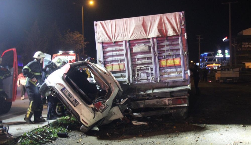 Tırın altında can veren kuzenlere tabut başında acı veda