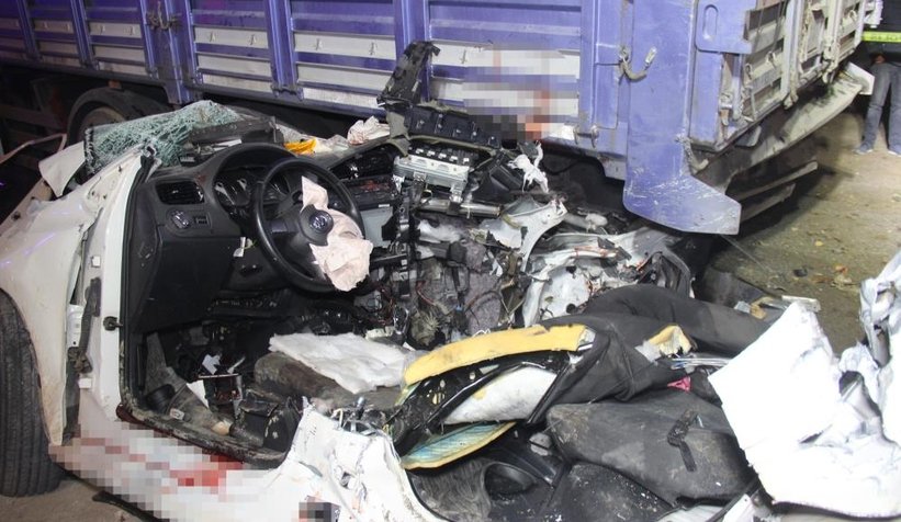 Tırın altında can veren kuzenlere tabut başında acı veda