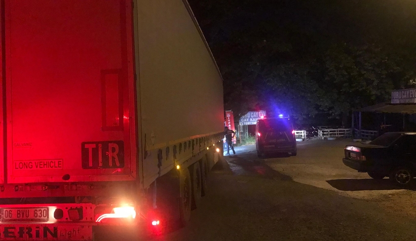 Tırın balataları tutuştu