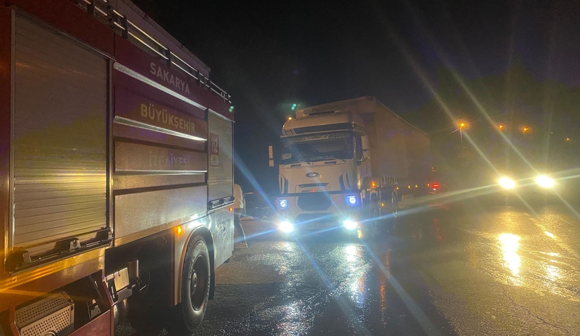 Tırın balataları tutuştu