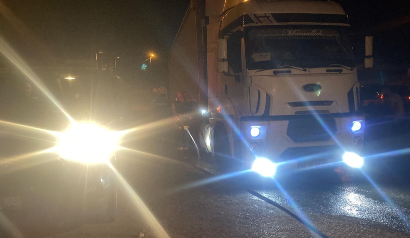 Tırın balataları tutuştu