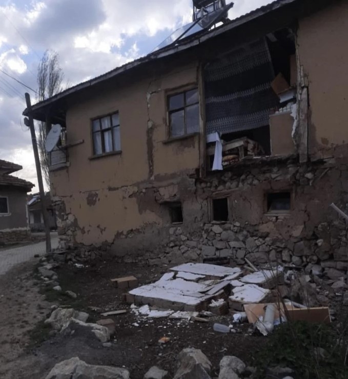 tokat-ta-son-24-saatte-50-den-fazla-sarsinti-meydana-gelditzh4zxdtdu