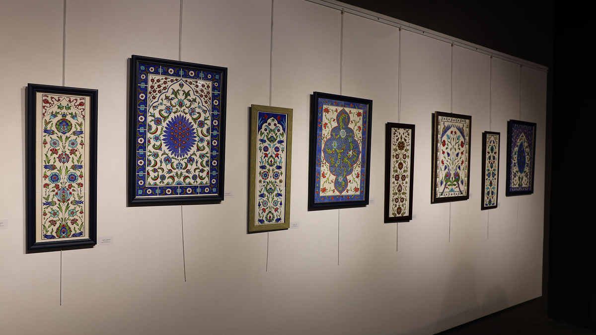 Topraktan Geleneğe Çini sergisi OSM’de açıldı