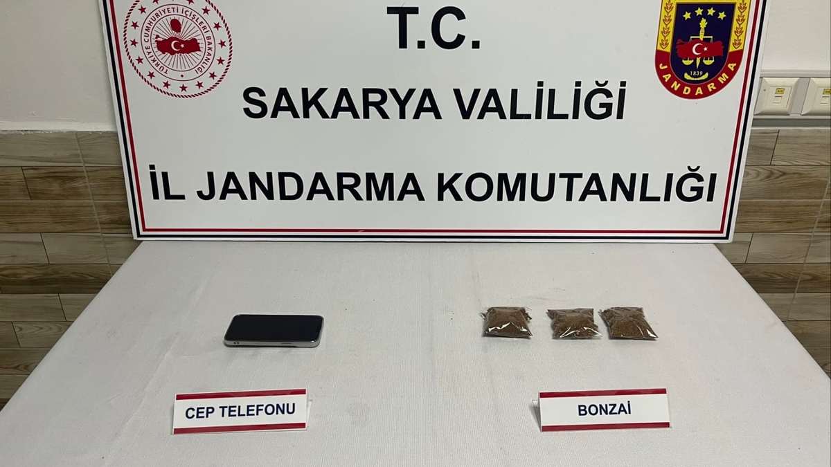 Torbacılara operasyon; 1 milyon liralık uyuşturucu ile yakalandılar