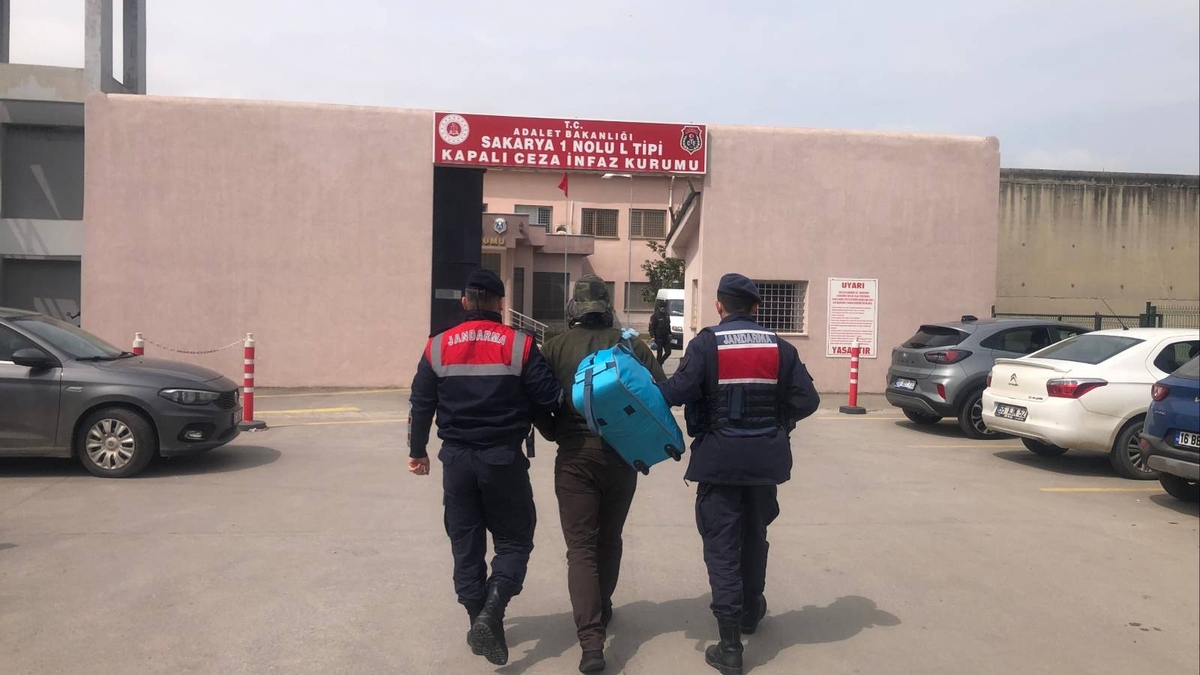 Torbacılara operasyon; 1 milyon liralık uyuşturucu ile yakalandılar