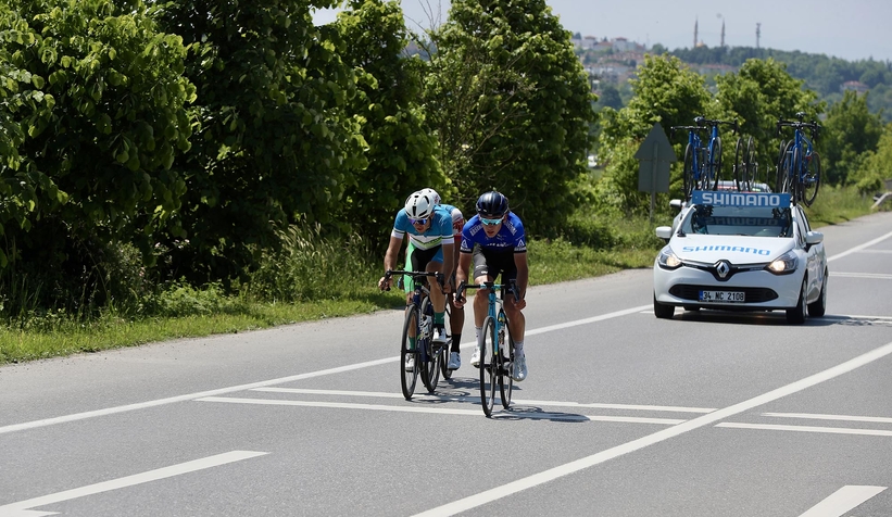 tour-of-heyecani-sakaryada-suruyor-podyumda-2-turk-pedalyxpxuwt2oe