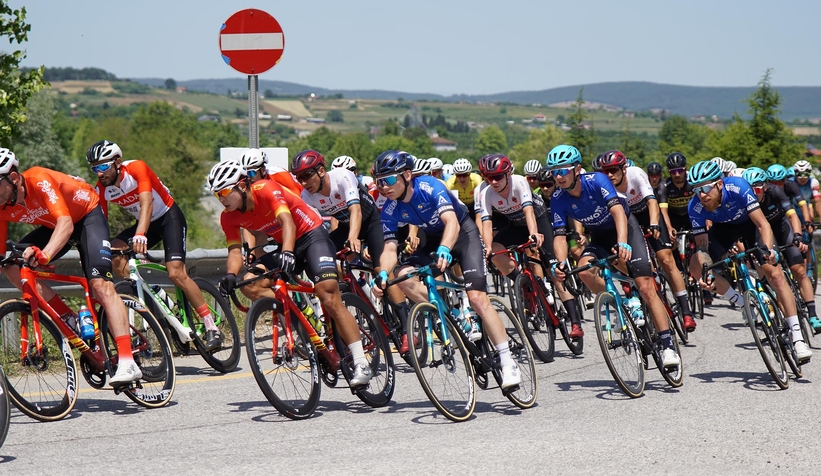 tour-of-heyecani-sakaryada-suruyor-podyumda-2-turk-pedalyxpxuwt2oe