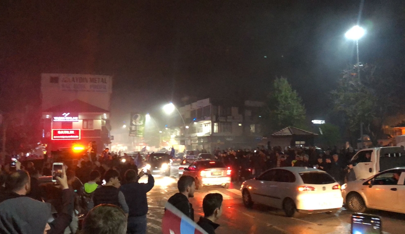 Trabzonsporlu taraftarlardan şampiyonluk turu