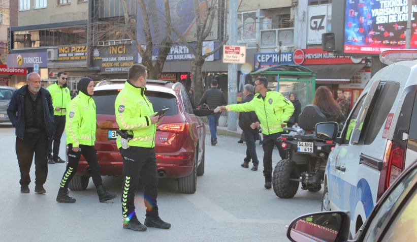 trafik-ekiplerinin-siki-denetimi-devam-ediyorc2kwuwnnsj