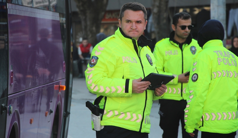 trafik-ekiplerinin-siki-denetimi-devam-ediyorc2kwuwnnsj