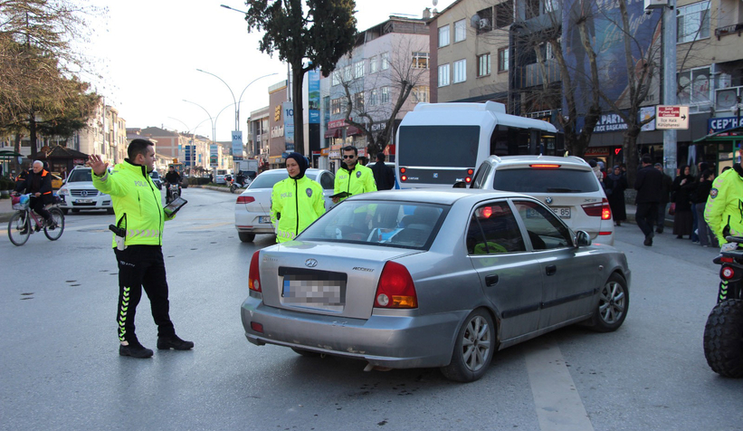 trafik-ekiplerinin-siki-denetimi-devam-ediyorc2kwuwnnsj
