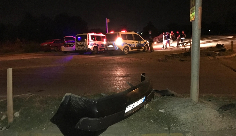 trafik-isiklarina-carpip-takla-attieulwqxo5td