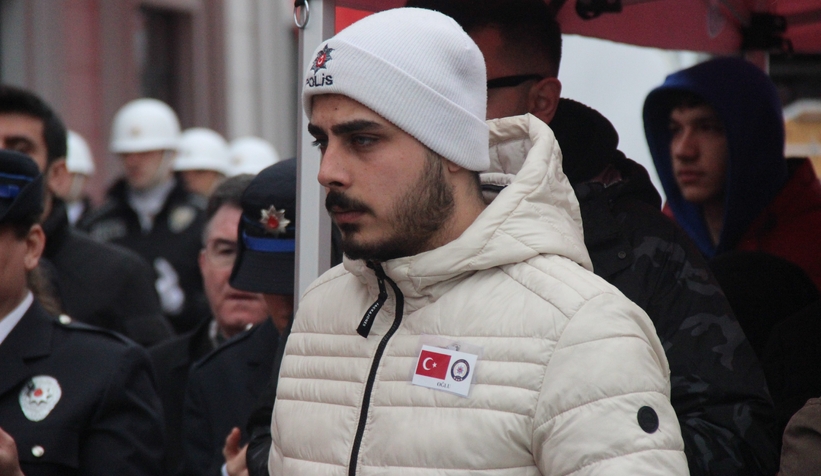 Trafik polisine son veda: Babasını beresiyle uğurladı