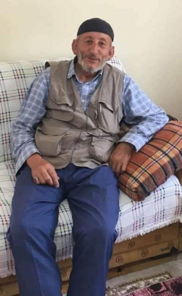 Traktör altında can verdi