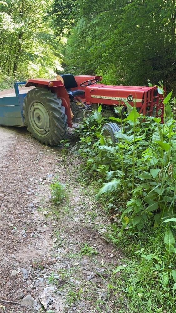 Traktör altında can verdi