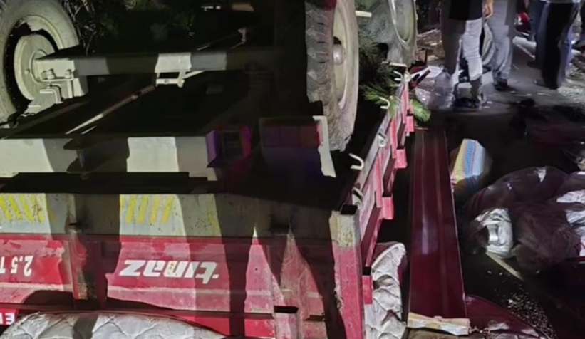 Traktör devrildi: 1’i çocuk 10 yaralı