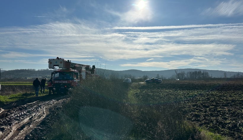 traktor-devrildi-rops-demiri-hayatini-kurtardizlllbs9lzn