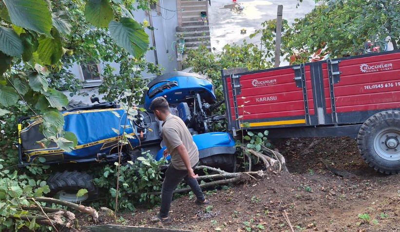 Traktör ile çarpışan motosikletli ağır yaralandı