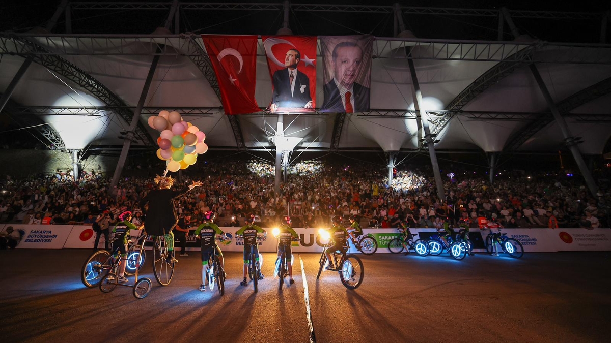 Tüm Dünya Sakarya’yı izledi