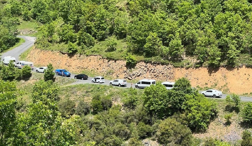 Tüm ekipler kanyonda kayıp diye onu arıyordu...Evden çıktı