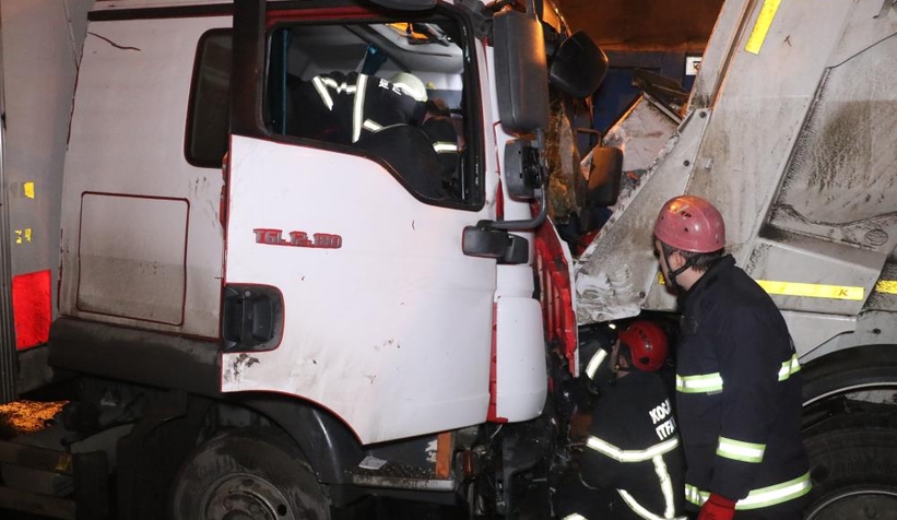 Tünelde feci kaza, 3 kamyon birbirine girdi