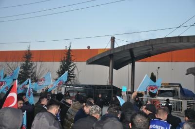 turk-metal-asas-onunde-sendikalasma-eylemi-yaptick1yeefzq1